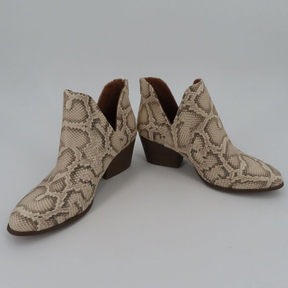 SO Womens 8 BARB Bone Snake Print Faux Leather Cut Out Ankle Booties Boots NEW - Picture 7 of 14